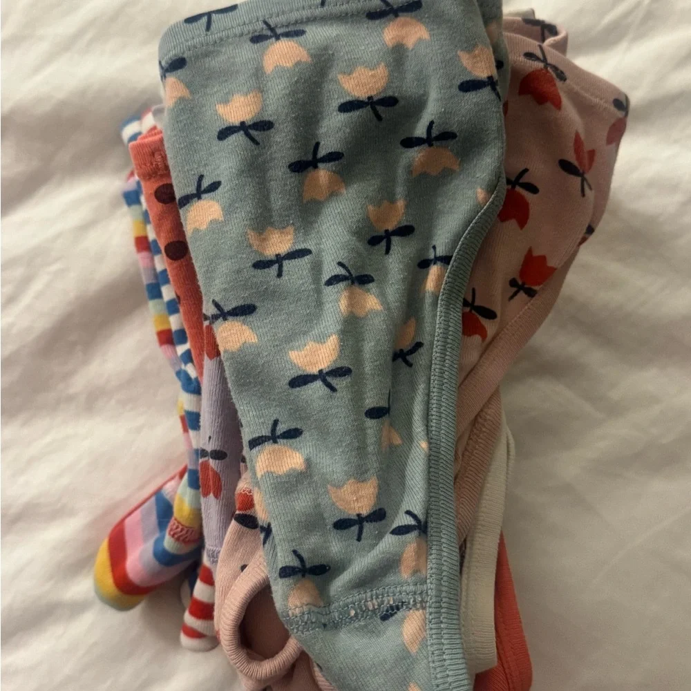 Girls organic Hanna Andersson underwear - Picture 2 of 3